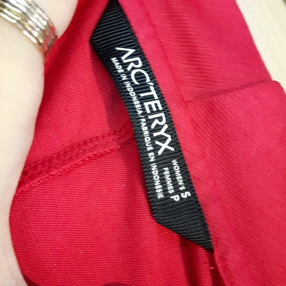 Arc'teryx Pink short sleeves top - Picture 2 of 2